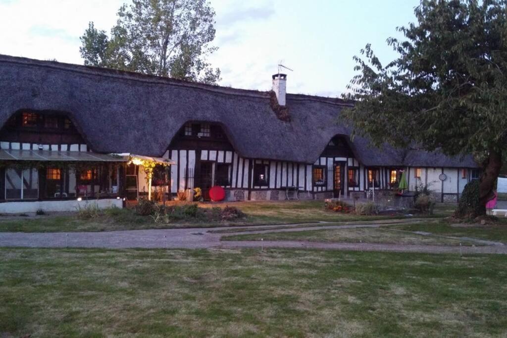 Chaumiere Du Chateau D'O Et Sa Mini Ferme ,Gite 21Couchages Goupil-Othon Bagian luar foto