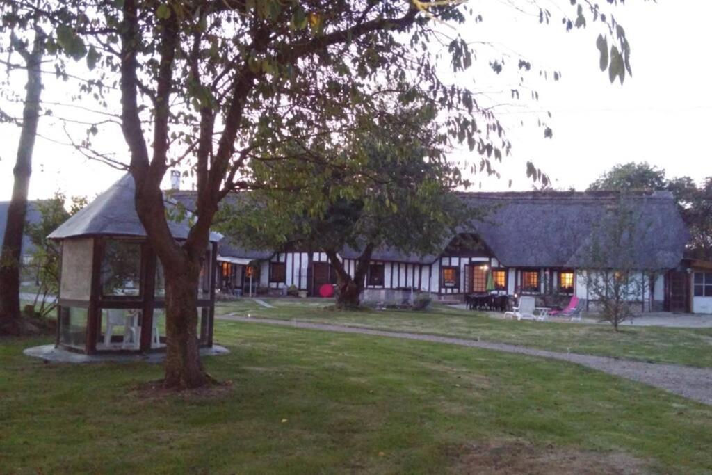 Chaumiere Du Chateau D'O Et Sa Mini Ferme ,Gite 21Couchages Goupil-Othon Bagian luar foto