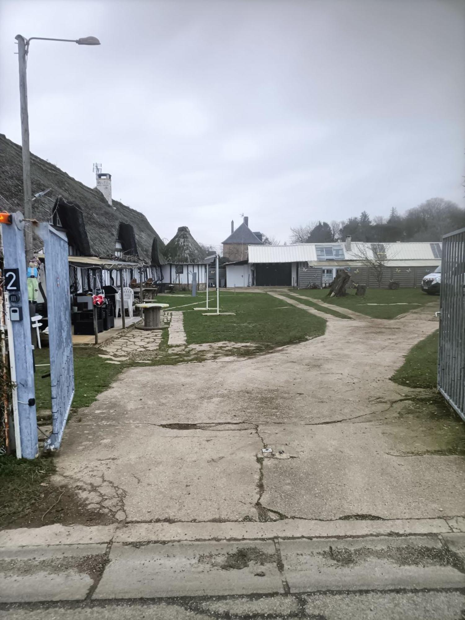 Chaumiere Du Chateau D'O Et Sa Mini Ferme ,Gite 21Couchages Goupil-Othon Bagian luar foto